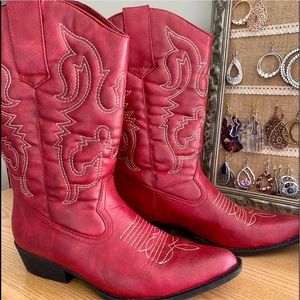 Women’s Size 9 Red Boots
